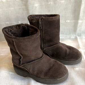 Kid’s Circa brown boots size 9
